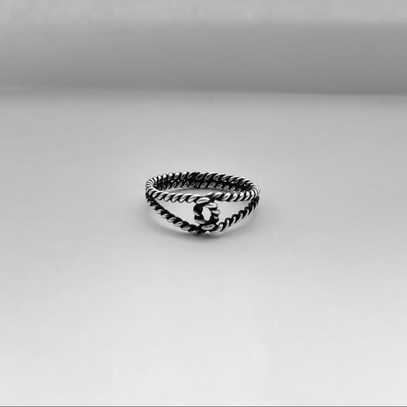 Sterling silver interwoven rope ring, rope ring, silver rope ring, dainty ring - Picture 2 of 9